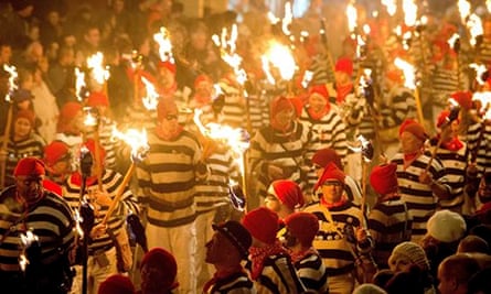 Fourteen Arrested As Lewes Bonfire Night Draws 30 000 Revellers