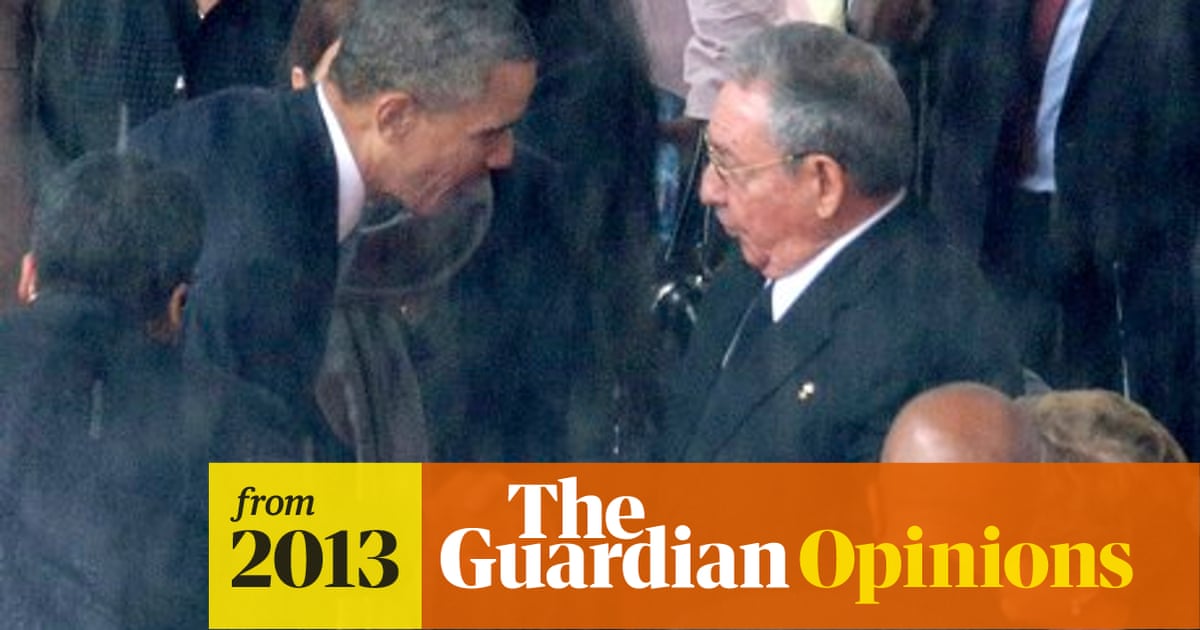 Obama shakes hands with Raúl Castro, in perfect homage to his hero Mandela