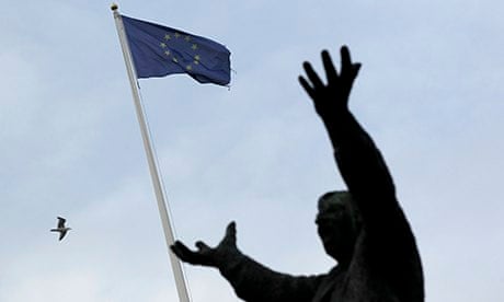 EU flag behind statue of Irish trade union leader James Larkin in Dublin