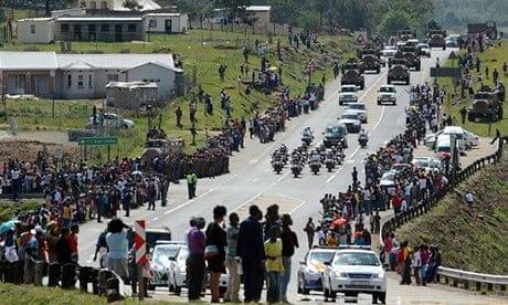 Nelson Mandela's funeral cortege leaves Mthatha