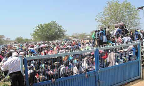 South Sudanese civilians crowd at the United Nations mission in Bor