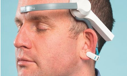 Oliver Burkeman wearing a NeuroSky MindWave headset