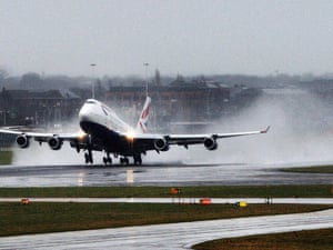 Severe Weather Threatens Christmas Getaway As It Happened Uk