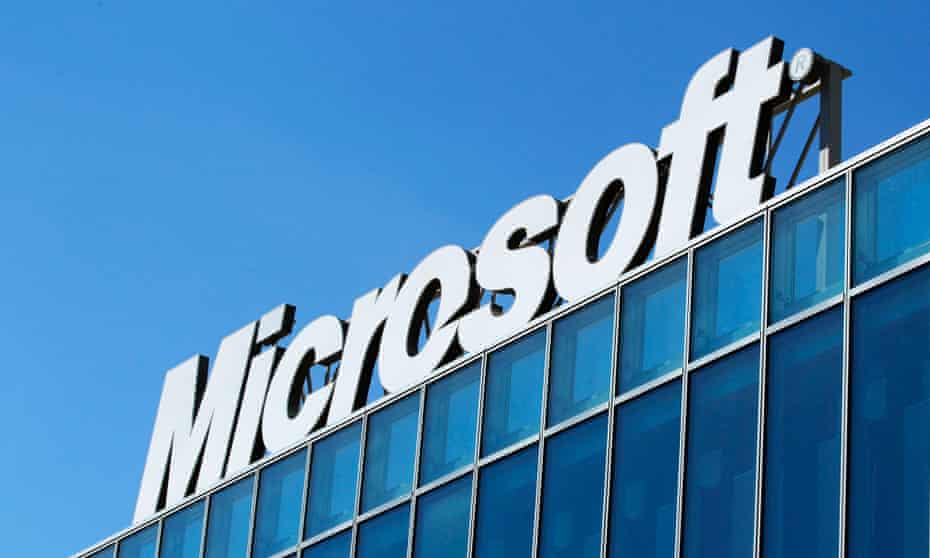 The Microsoft logo is seen at their offices in Bucharest in this file photo from March 20, 2013. Microsoft Corp said October 24, 2013 its fiscal first-quarter profit rose a greater-than-expected 17 percent, as strong sales of its Office and server software to businesses offset weakness in its flagship Windows system.        REUTERS/Bogdan Cristel/Files  (ROMANIA - Tags: BUSINESS SCIENCE TECHNOLOGY LOGO) :rel:d:bm:GF2E93K117I01