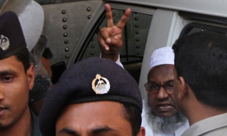 Abdul Quader Mollah victory salute