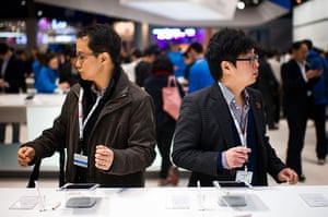 Mobile World Congress: Visitors look at new Samsung devices