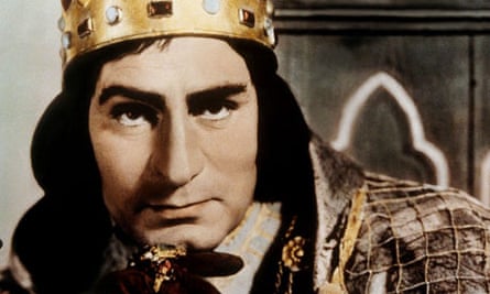 Laurence Olivier as Richard III.