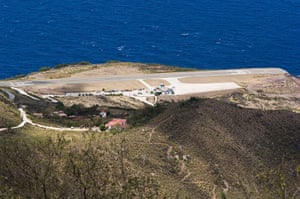 Tricky airports: Juancho E. Yrausquin Airport, Saba