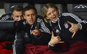 Arsenal v Bayern: Bayern Munich bench gestures