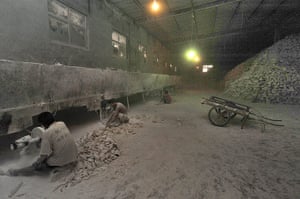 Modern slavery: workers labour in poor conditions