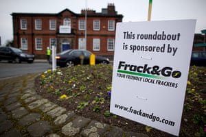 Greenpeace : shale gas fracking protest Tatton constituency in Knutsford