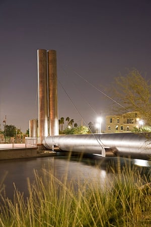 Paolo Soleri: Foot bridge and plaza in Scottsdale, Arizona