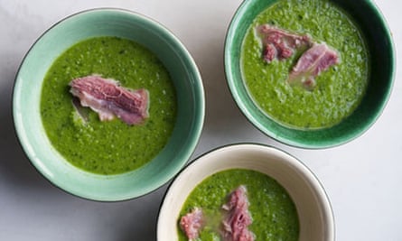 Ham hock with pea and herb soup