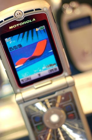Mobile 40th: Motorola RAZR V3