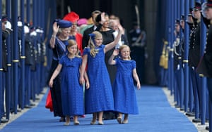 King Willem inauguration: Princess Beatrix follows her granddaughters on their way out from the Nieuw