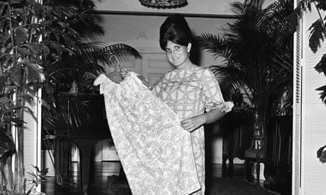 Lilly Pulitzer, designer of trademark tropical dresses, dies aged 81 | Fashion | The Guardian Lilly Pulitzer, designer of trademark tropical dresses, dies aged 81 | Fashion | The Guardian