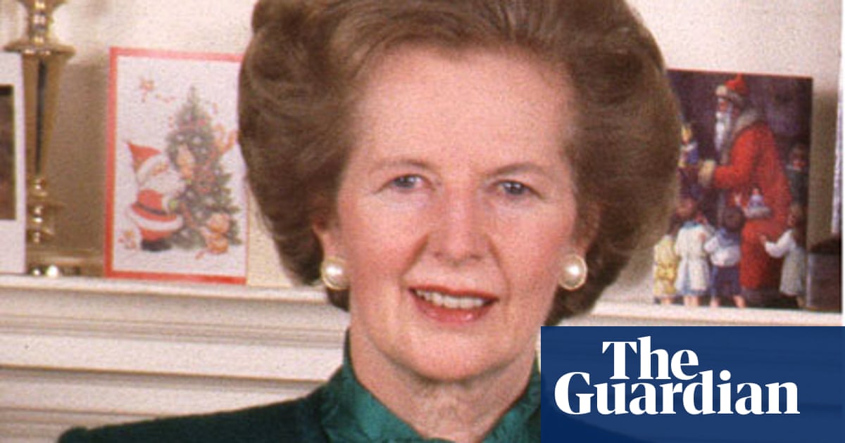 The Margaret Thatcher Look From The Pearls To The Handbag Fashion The Guardian