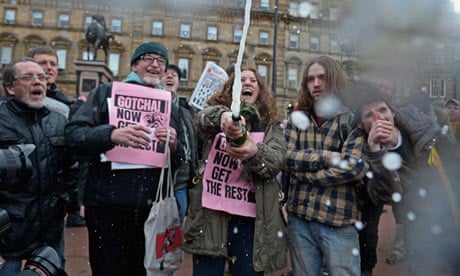 Margaret Thatcher S Death Greeted With Street Parties In Brixton And Glasgow Politics The Guardian