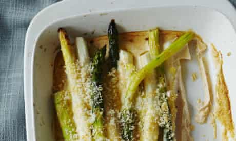 Hungarian-style baked asparagus