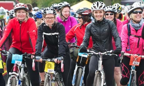 Victoria Pendleton lines up with Helen Pidd (centre, left) and other Cycletta riders in Tatton Park,