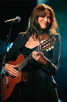 Carla Bruni guitar