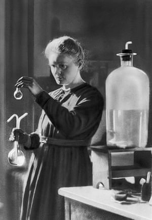 The 10 best: Marie Curie In Laboratory