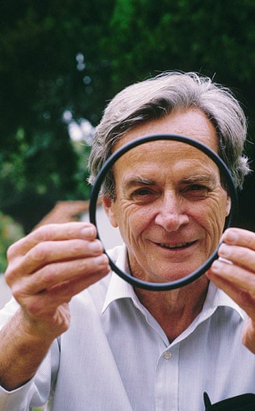 Richard Feynman with Ring 008 |TOPMOST.VN