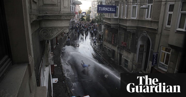 Turkish Protesters Clash With Riot Police In Pictures World News 