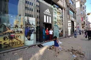 Saturday rioting: Stores on Istiklal street