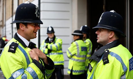 Met police in talks over law change to allow positive