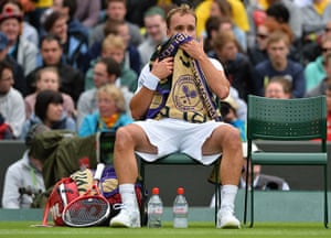 Nadal v Darcis: Darcis sits between games