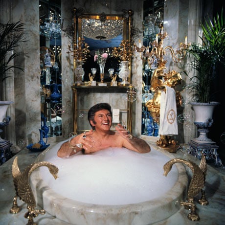 Liberace in the bath