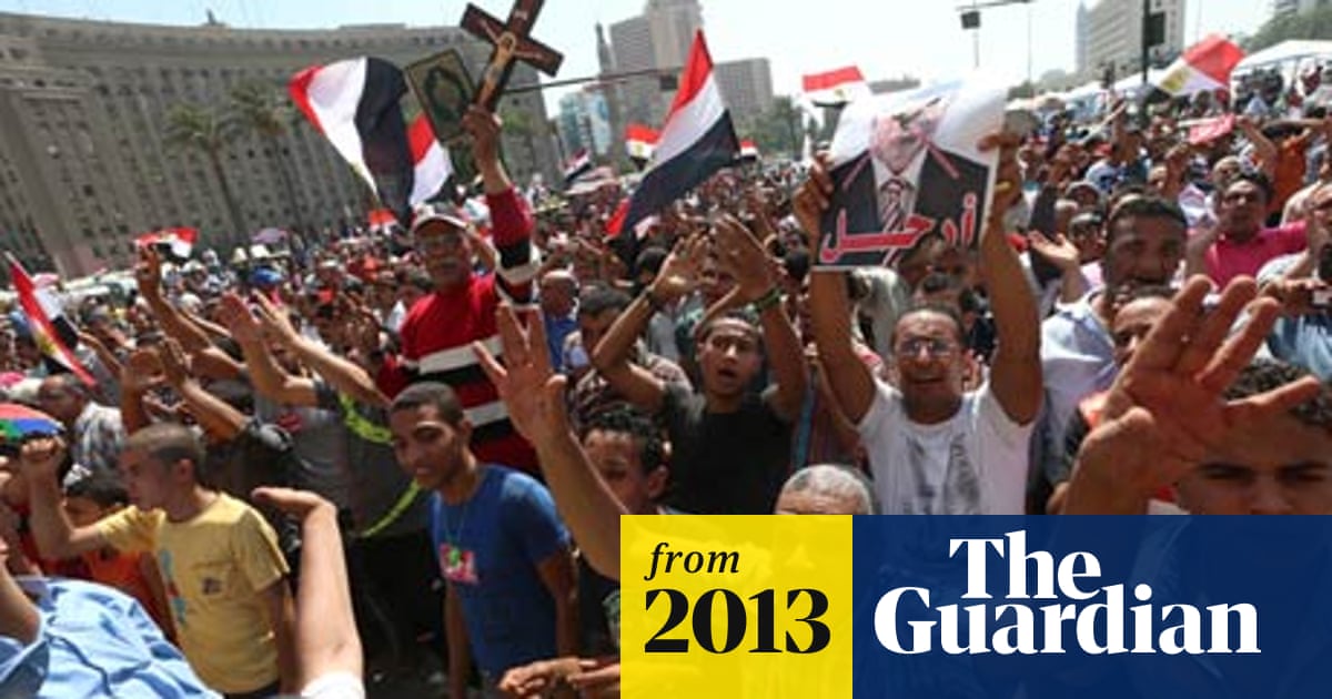 Egypt's Mohamed Morsi remains defiant as fears of civil war grow