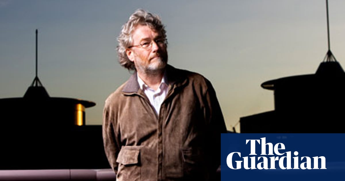 https://i.guim.co.uk/img/static/sys-images/Guardian/Pix/pictures/2013/6/9/1370796040866/Iain-Banks-010.jpg?width=1200&height=630&quality=85&auto=format&fit=crop&overlay-align=bottom%2Cleft&overlay-width=100p&overlay-base64=L2ltZy9zdGF0aWMvb3ZlcmxheXMvdGctZGVmYXVsdC5wbmc&enable=upscale&s=def6f6fec5ffa96e329121fdb15bb7e8