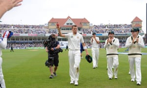 Peter Siddle is duly applauded off the field.