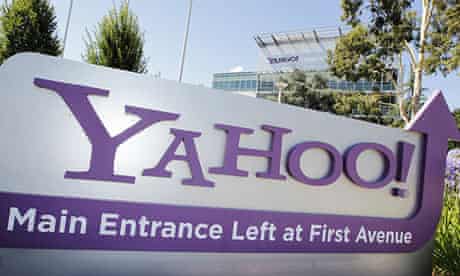 Yahoo says legal argument against intelligence agencies accessing its data should be made public.