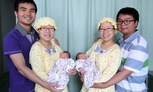What are the chances of this? Twin sisters Wang Lan and Wang Lu with their husbands and newborn babies, Nanjing, China. The identical twin sisters gave birth to their babies on same day.