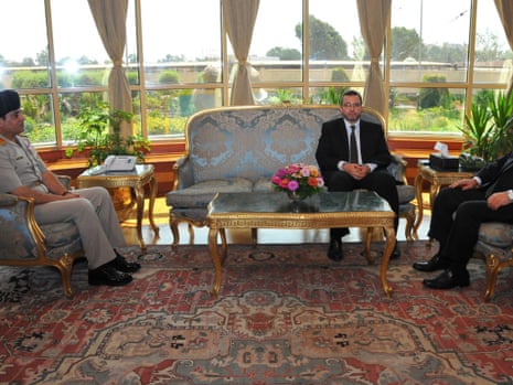 Mohamed Morsi discusses the crisis with prime minister Hesham Qandil and head of the army  Abdel-Fatah al-Sisi.