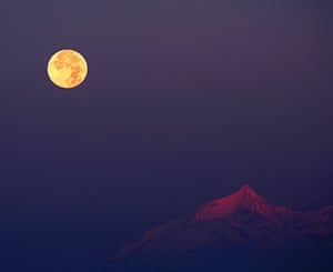 Astronomy shortlist: Hunter's Moon over the Alps