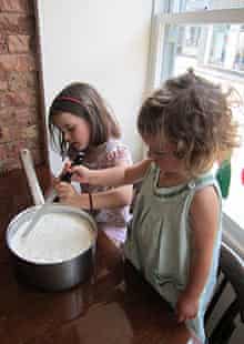 Children making halloumi