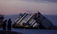 cruise ship crash rocks