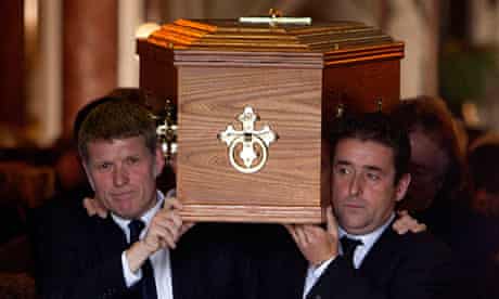 Seamus Heaney S Last Words Were Noli Timere Son Tells Funeral