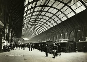 Kings Cross regeneration: The inside of King's Cross station, circa 1900