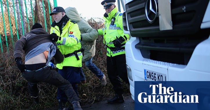 Anti-fracking protest at IGas Energy exploratory gas drilling site near ...