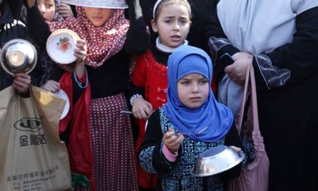 syria conflict damascus refugee camp aid