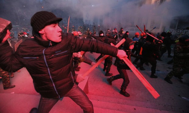 Protesters-clash-with-pol-016.jpg?w=620&