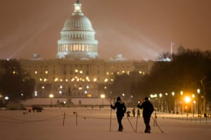 washington snow dc snowfall evening mall national east hit weather coast winter ski through wintery blast hits usa heavy north