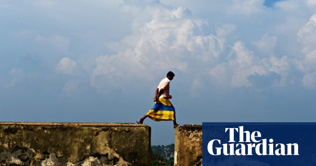 Galle Good Intentions Melt With The Ocean S Hypnotic And Monetary