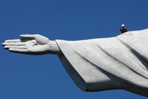 Rio Statue Is Repaired After Lightning Strikes In Pictures World News The Guardian