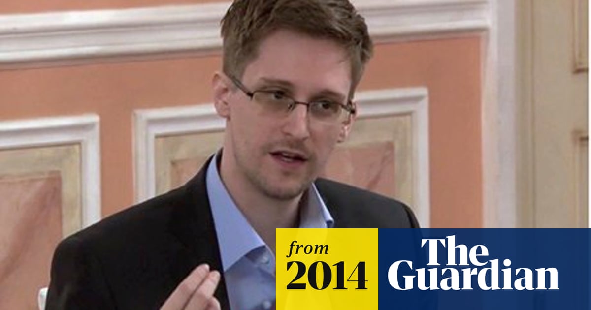 Edward Snowden takes tech support job in Russia - CBS News